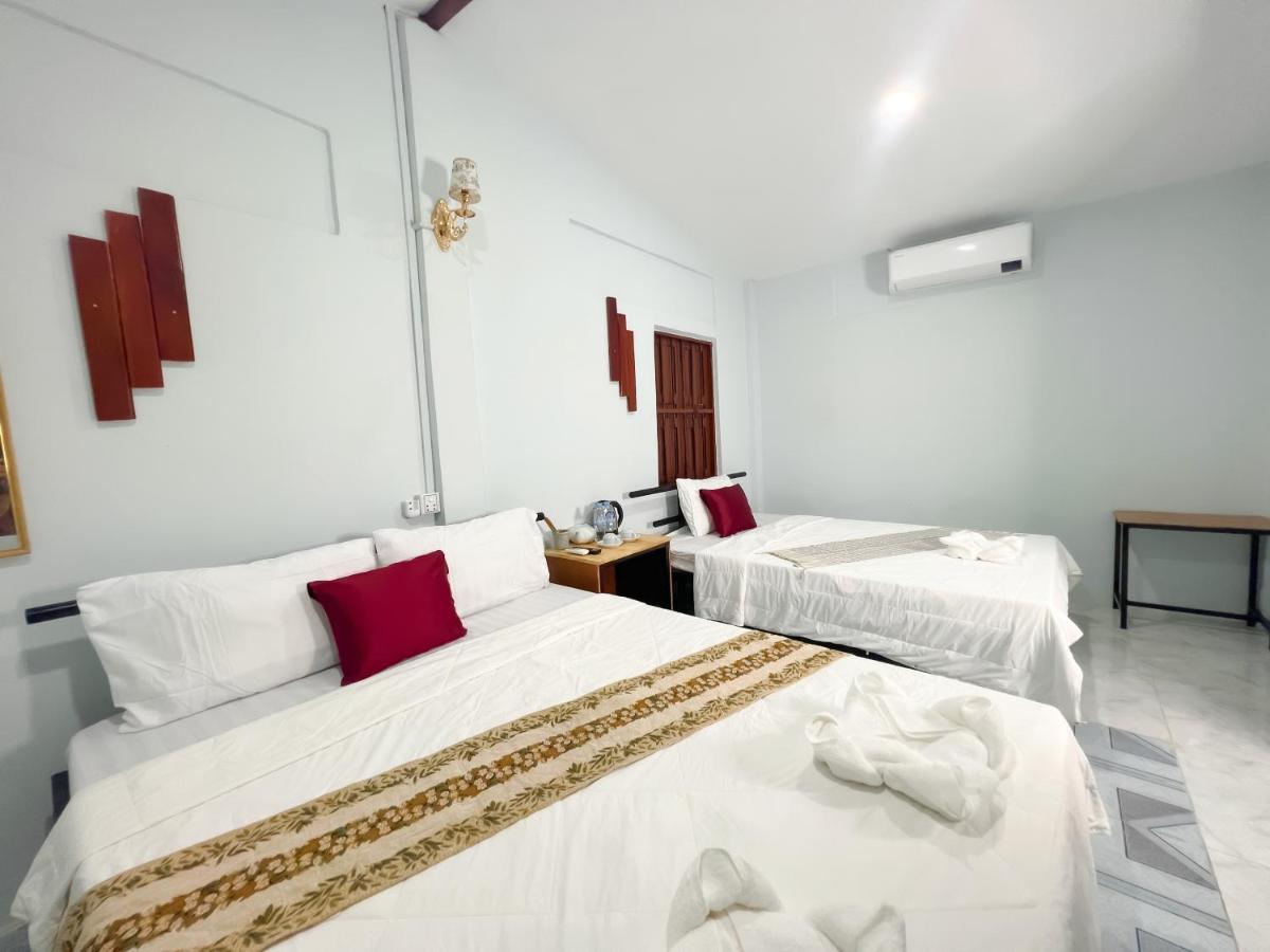 Lotus Blanc Homestay Battambang Exterior foto