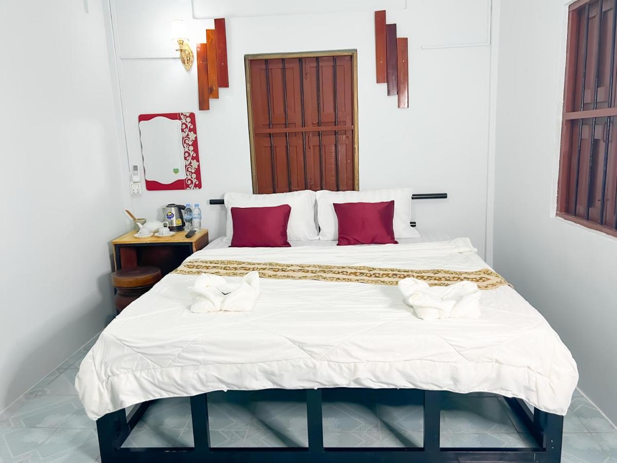 Lotus Blanc Homestay Battambang Exterior foto