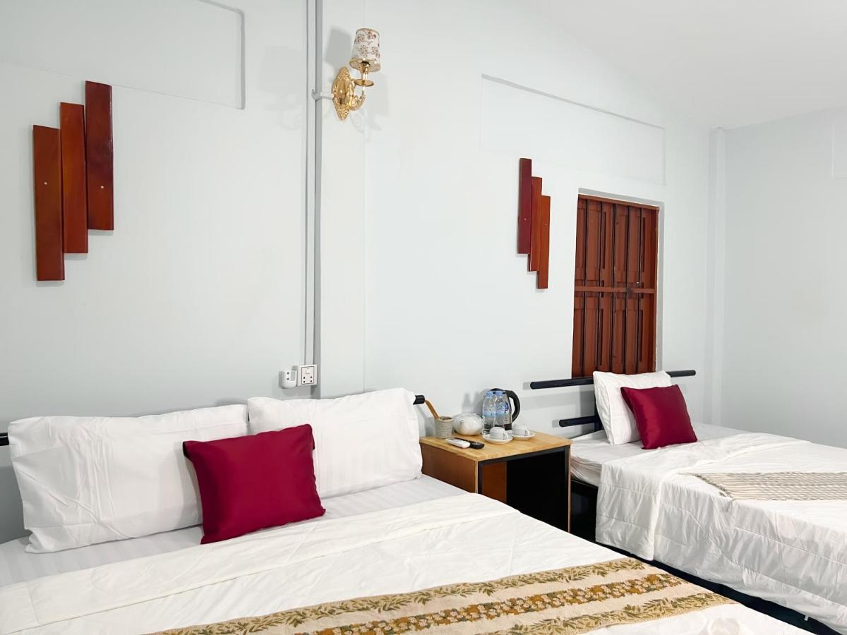 Lotus Blanc Homestay Battambang Exterior foto