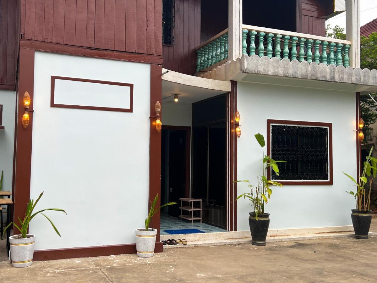 Lotus Blanc Homestay Battambang Exterior foto