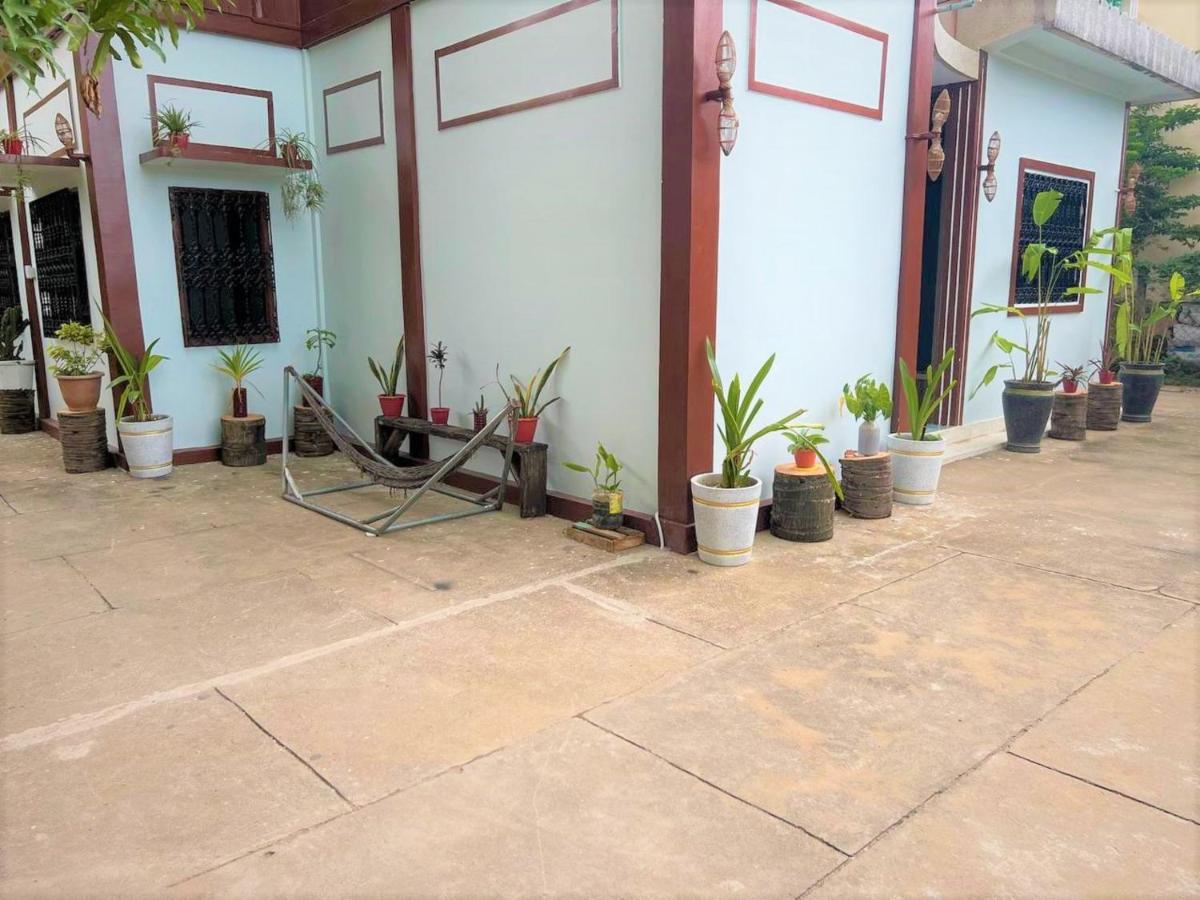 Lotus Blanc Homestay Battambang Exterior foto