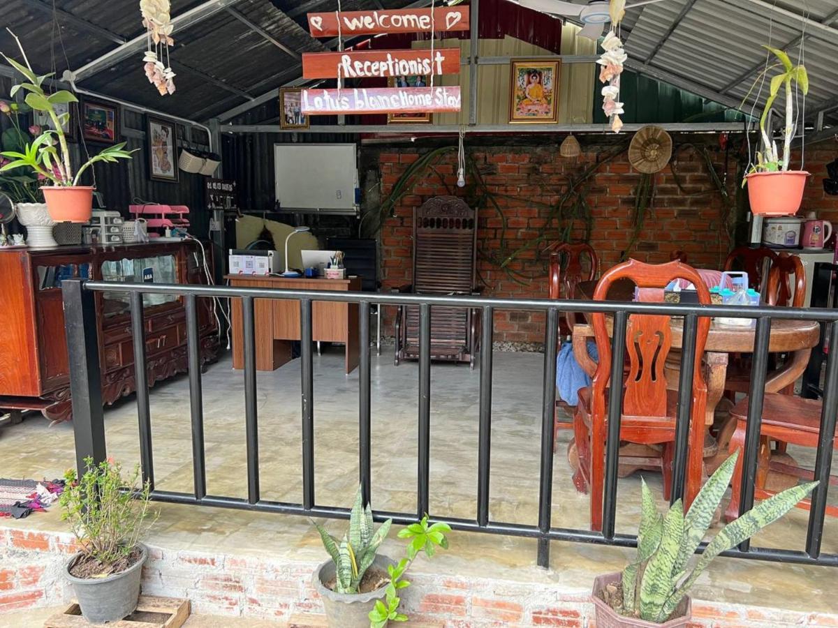 Lotus Blanc Homestay Battambang Exterior foto