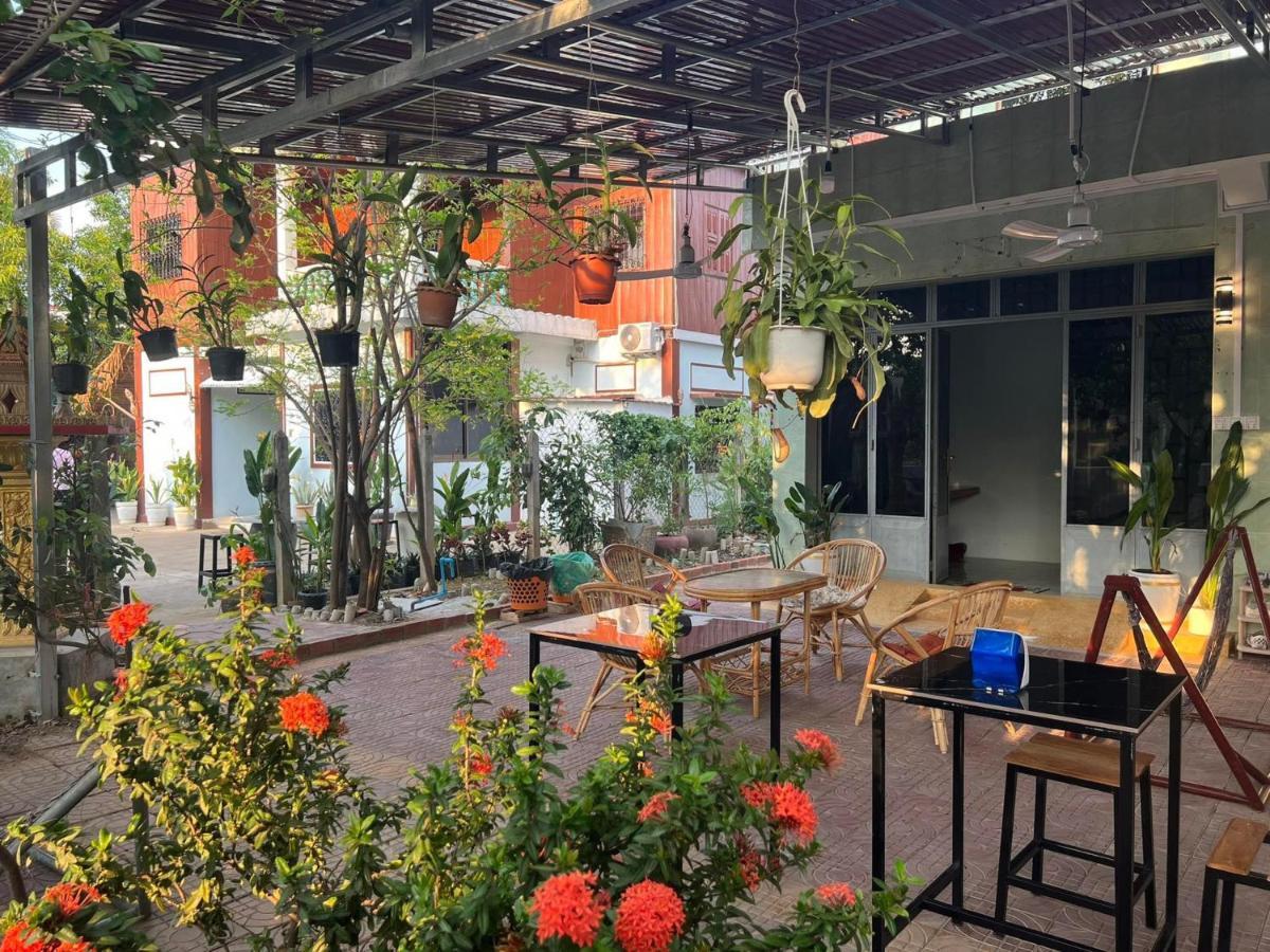 Lotus Blanc Homestay Battambang Exterior foto