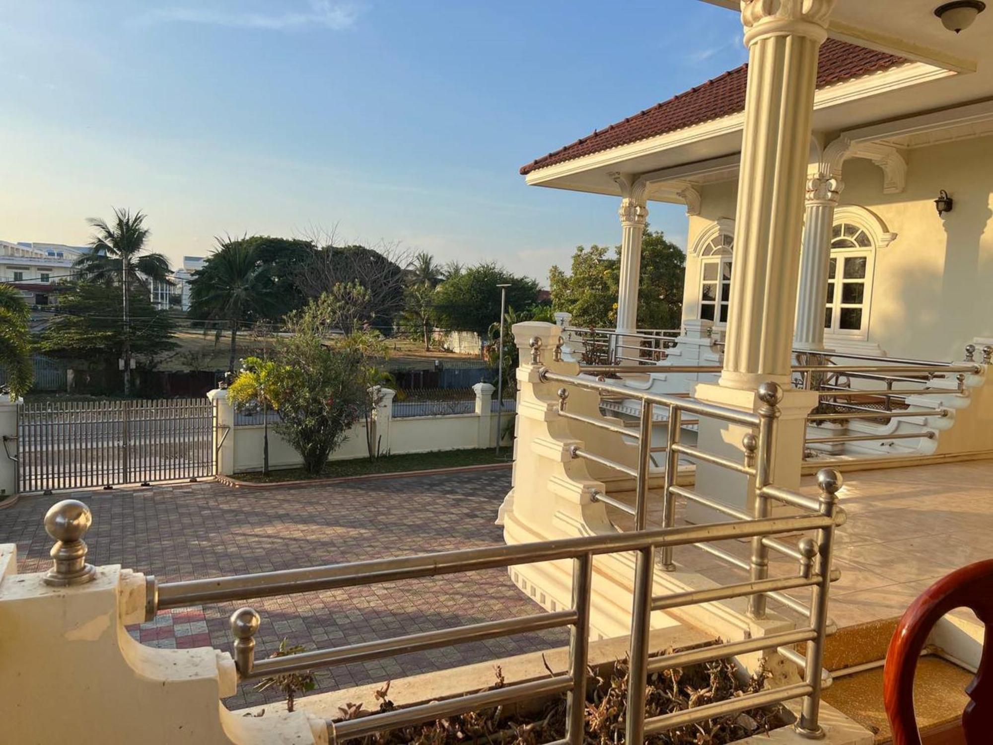 Lotus Blanc Homestay Battambang Exterior foto